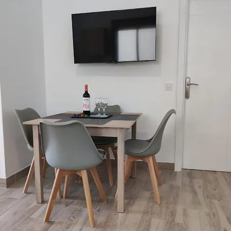 Casa Piramide 2. Terraza Wifi Y Parking Privado Holiday home